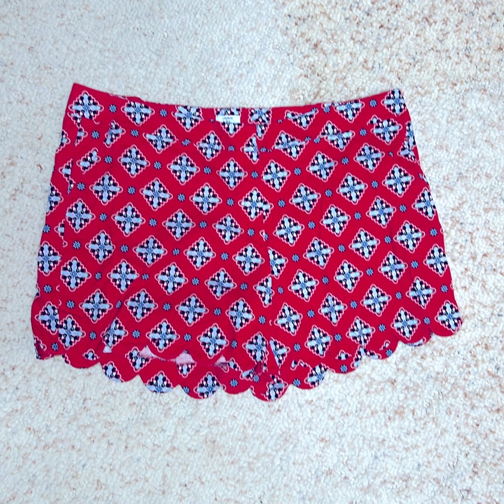 Crown& Ivy Size 24W Women’s Scalloped Edge Shorts Pockets Pineapple Floral